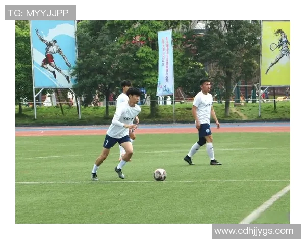 足球漫君带你领略世界足球的魅力与激情尽在每一场比赛中